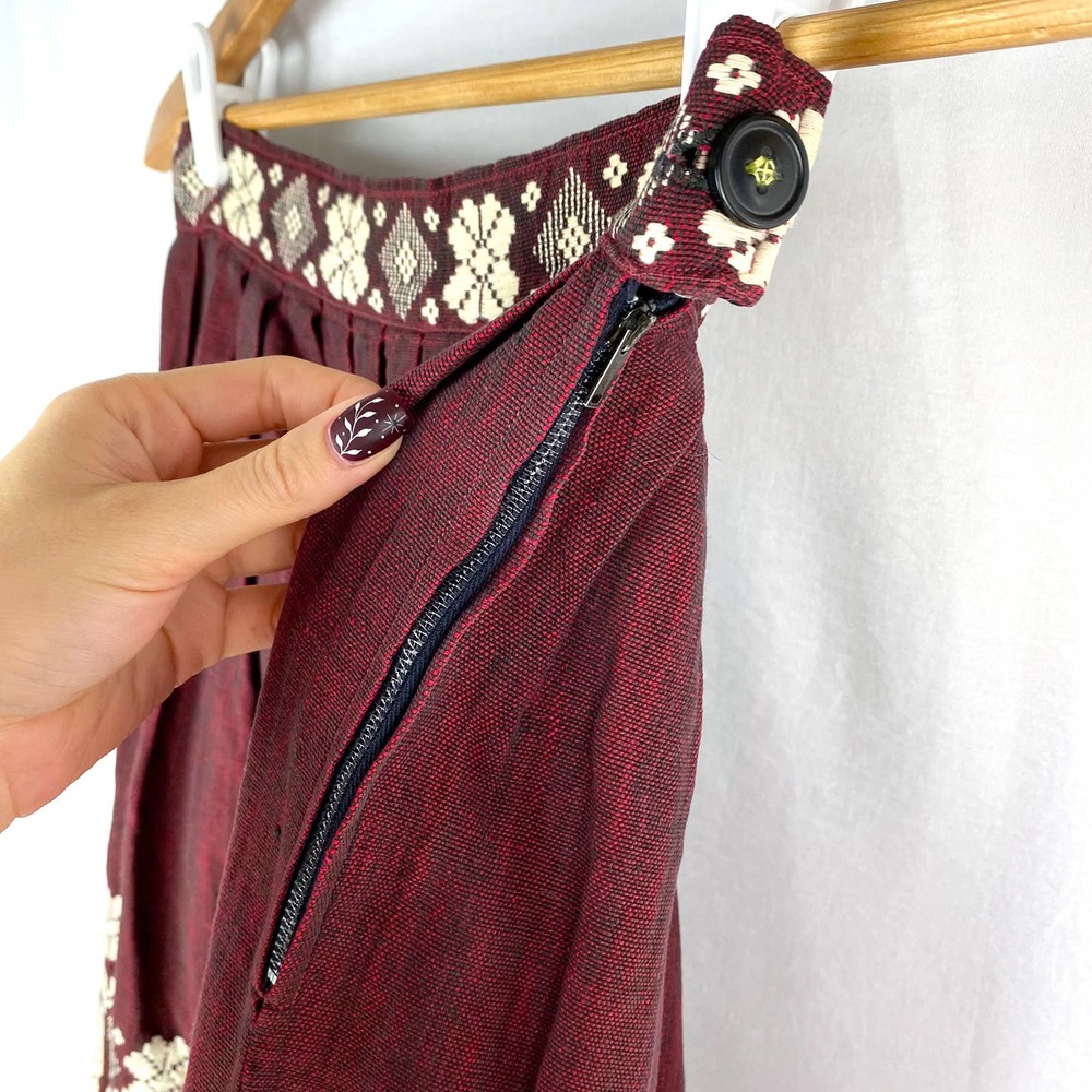 Vintage Full Skirt Embroidered Maroon 50s Nordic Knee Length Pleated 28" Waist - Picture 5 of 5